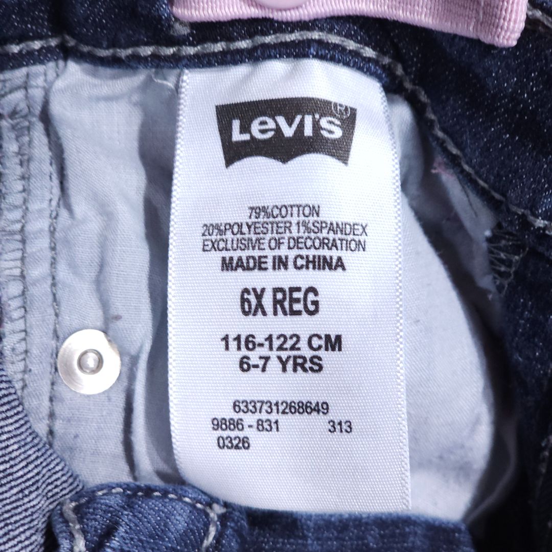 Pantalones vaqueros ajustados elásticos con lavado oscuro y bolsillo de mariposa de Levi's para niños - 6X