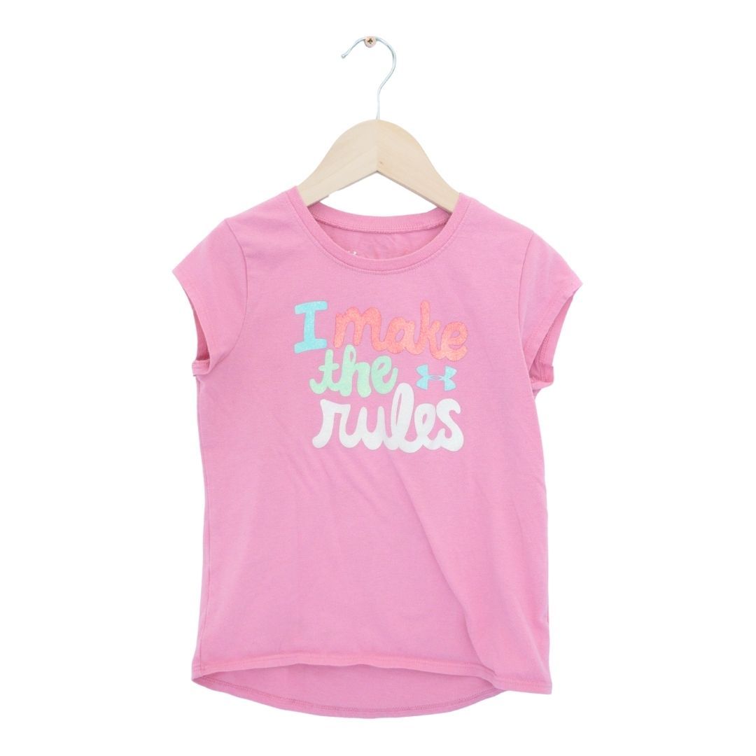 Camiseta gráfica rosa de Under Armour para niña, talla 6