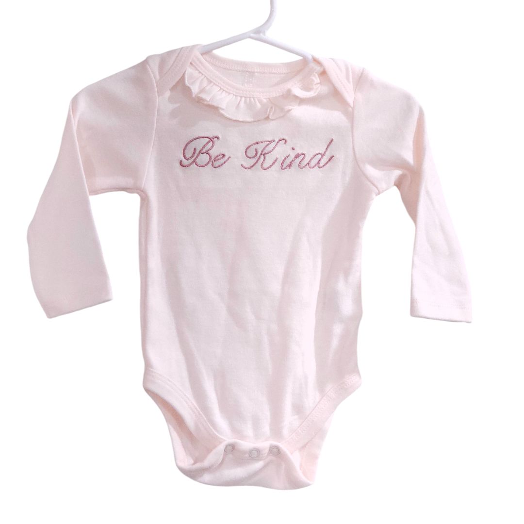 Le Top Bebe - Conjunto de body de manga larga y pantalón de polar en color rosa "Be Kind", 6-9 meses