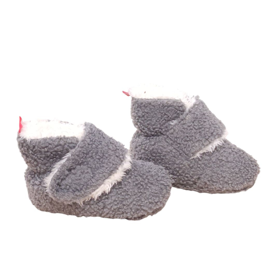 Pantuflas unisex de felpa acogedora en color gris, talla 12-18 m